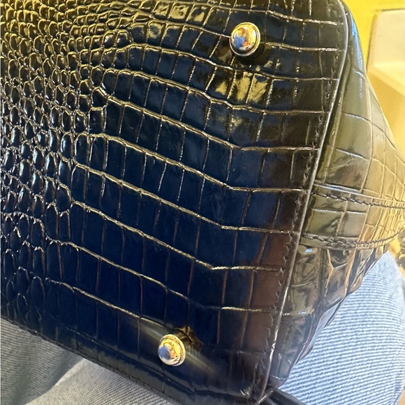 Elegant Black Crocodile-Embossed Handbag - Picture 7 of 9